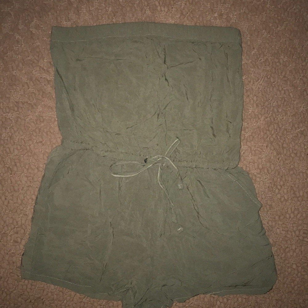 Drawstring Strapless Romper - Picture 2 of 3
